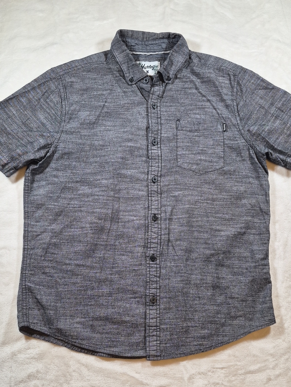 Men's Short-Sleeve Button-Down Shirt in Charcoal Gray